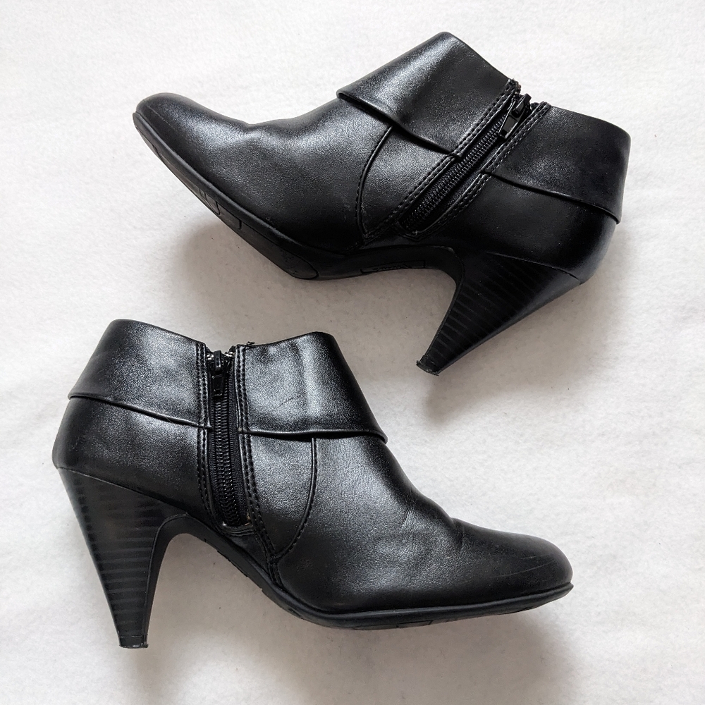 Fold Over Booties - Picture 4 of 8